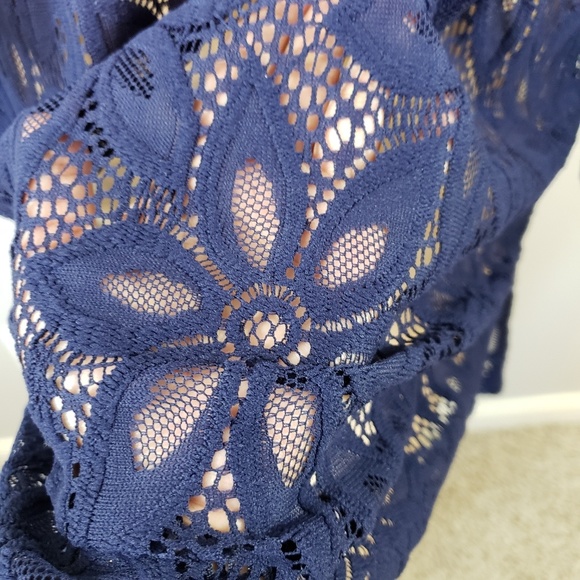 J. Valdi Daisy Lace Vee Yoke Cover-Up Tunic - Picture 7 of 8